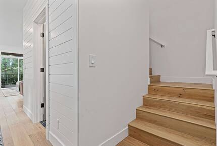 Luxury Hood Canal Beachfront Home w/ Large Deck & Kayaks! - Belfair, Washington