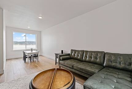 Luxury Hood Canal Beachfront Home w/ Large Deck & Kayaks! - Belfair, Washington