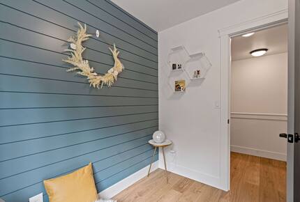 Luxury Hood Canal Beachfront Home w/ Large Deck & Kayaks! - Belfair, Washington