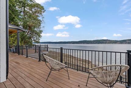 Luxury Hood Canal Beachfront Home w/ Large Deck & Kayaks! - Belfair, Washington