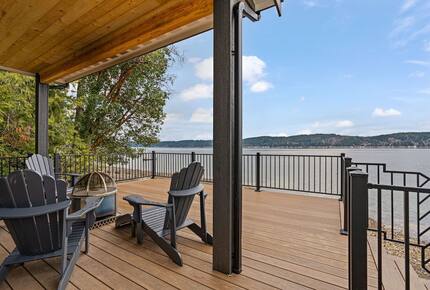 Luxury Hood Canal Beachfront Home w/ Large Deck & Kayaks! - Belfair, Washington