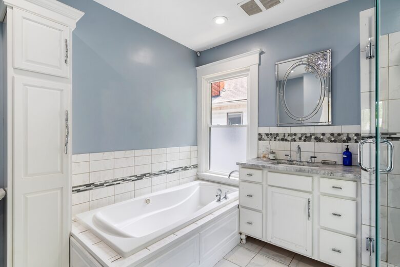 Spacious Retreat Packed with Amenities - Cincinnati, Ohio