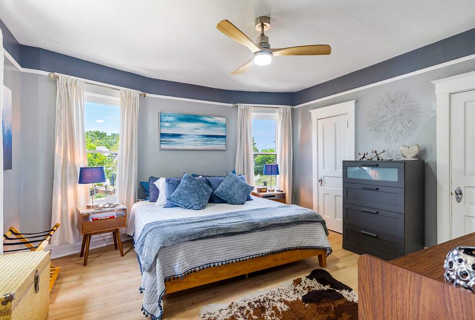 Spacious Retreat Packed with Amenities - Cincinnati, Ohio