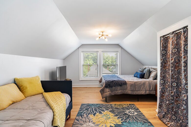 Spacious Retreat Packed with Amenities - Cincinnati, Ohio