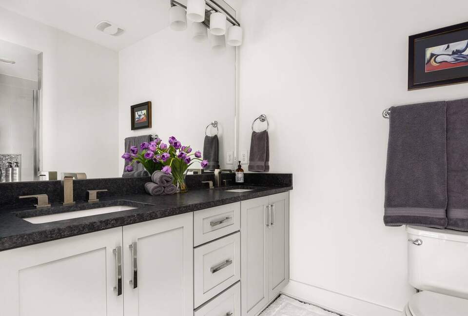 Vibe | Trendy East Nashville Townhome - Nashville, Tennessee