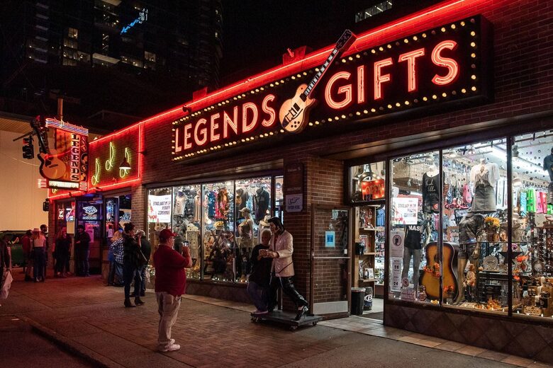 Vibe | Trendy East Nashville Townhome - Nashville, Tennessee