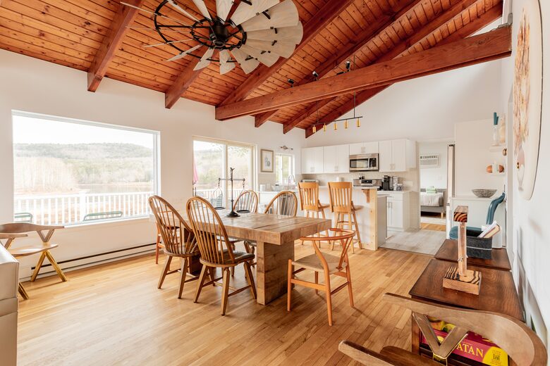 Peaceful Retreat on Delaware River | With a Hot tub & Game Room - Narrowsburg, New York