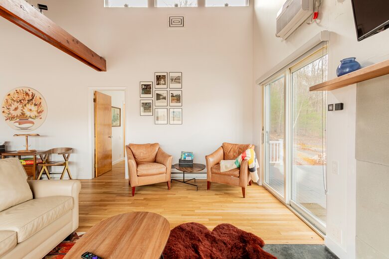 Peaceful Retreat on Delaware River | With a Hot tub & Game Room - Narrowsburg, New York