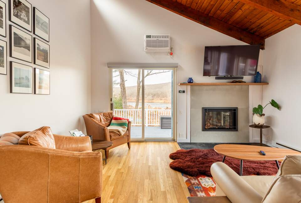 Peaceful Retreat on Delaware River | With a Hot tub & Game Room - Narrowsburg, New York