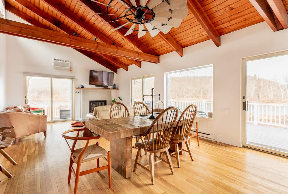 Peaceful Retreat on Delaware River | With a Hot tub & Game Room - Narrowsburg, New York