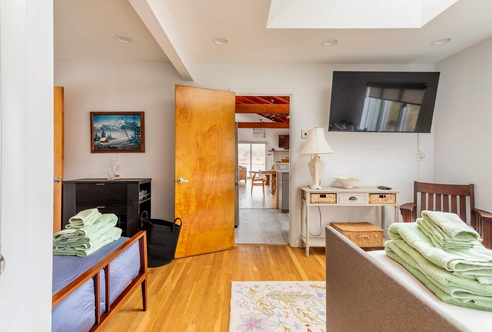 Peaceful Retreat on Delaware River | With a Hot tub & Game Room - Narrowsburg, New York