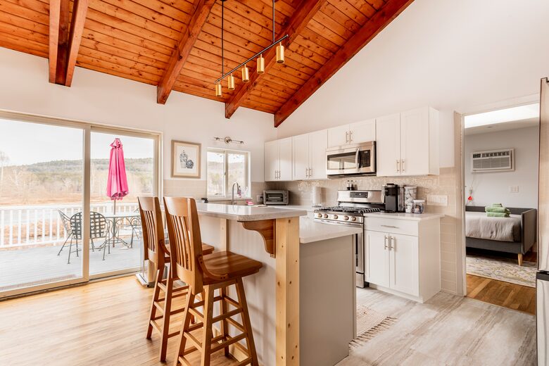 Peaceful Retreat on Delaware River | With a Hot tub & Game Room - Narrowsburg, New York