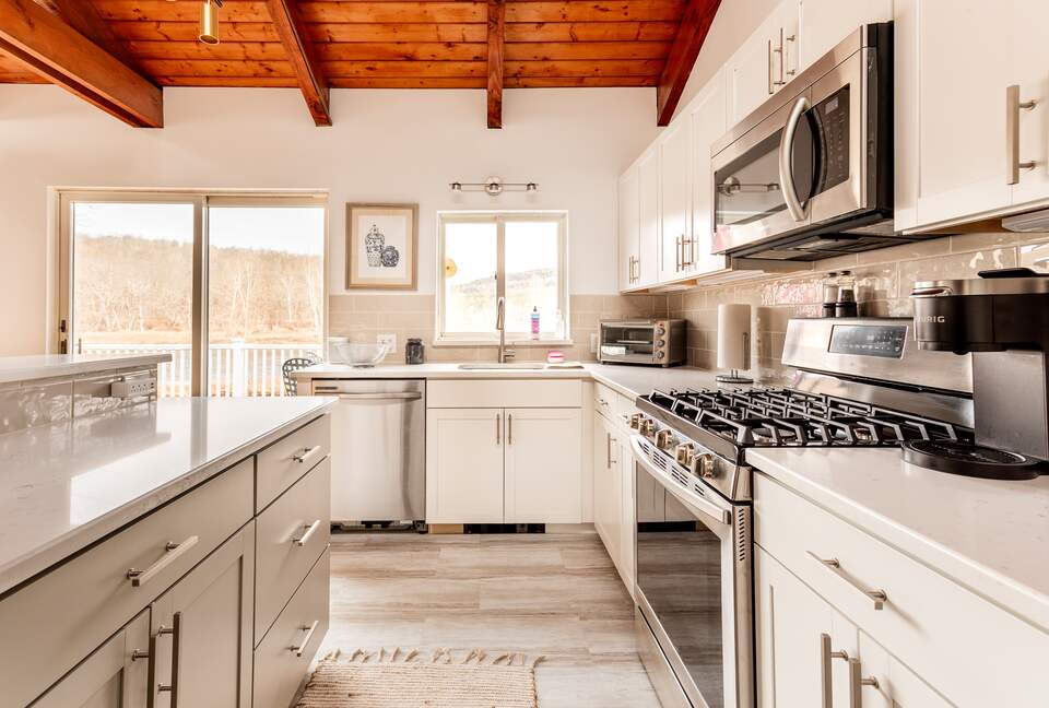 Peaceful Retreat on Delaware River | With a Hot tub & Game Room - Narrowsburg, New York