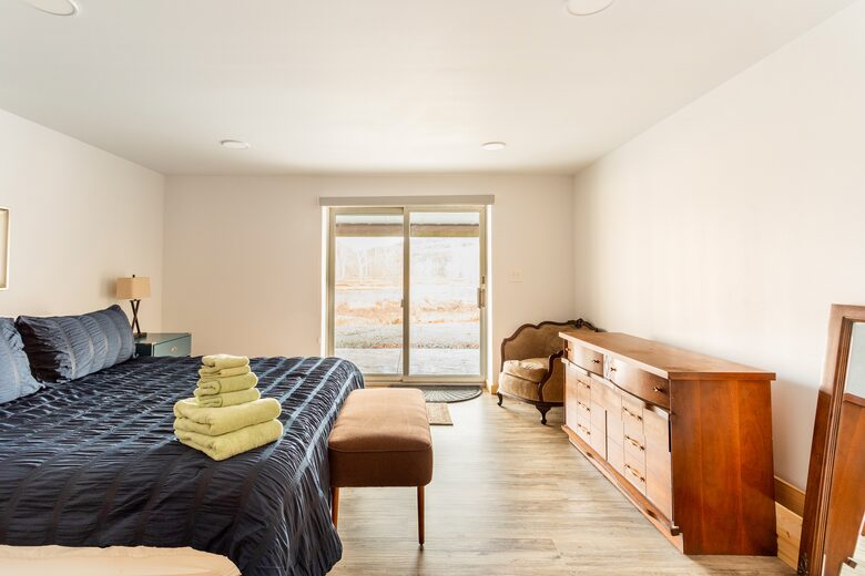 Peaceful Retreat on Delaware River | With a Hot tub & Game Room - Narrowsburg, New York