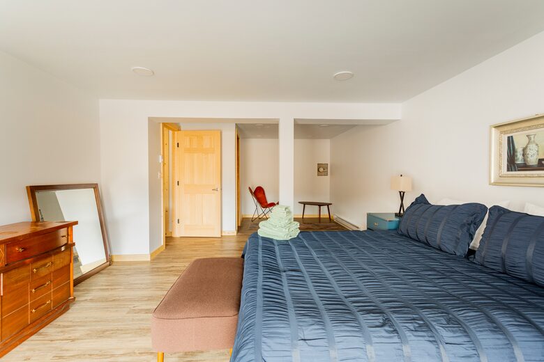 Peaceful Retreat on Delaware River | With a Hot tub & Game Room - Narrowsburg, New York