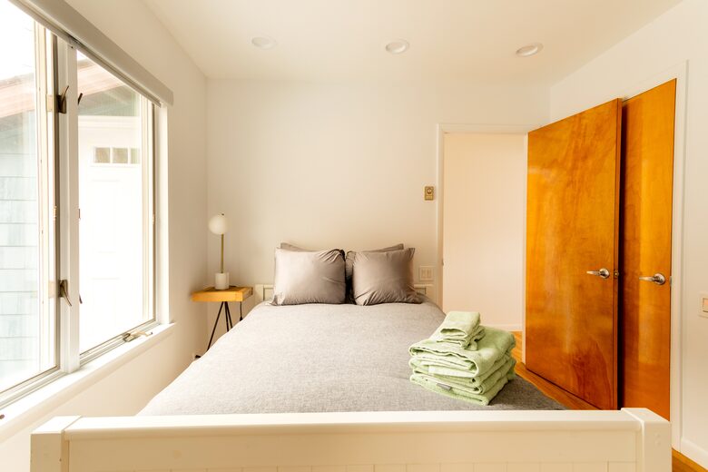 Peaceful Retreat on Delaware River | With a Hot tub & Game Room - Narrowsburg, New York