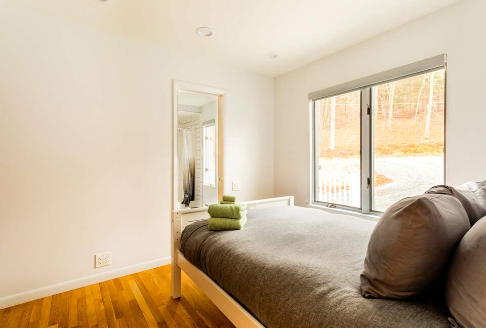 Peaceful Retreat on Delaware River | With a Hot tub & Game Room - Narrowsburg, New York