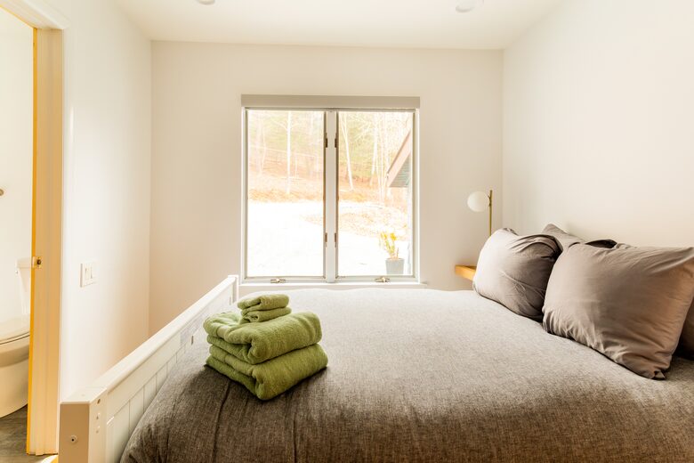 Peaceful Retreat on Delaware River | With a Hot tub & Game Room - Narrowsburg, New York