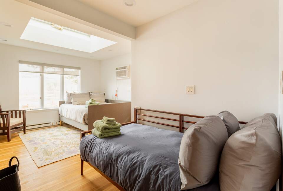 Peaceful Retreat on Delaware River | With a Hot tub & Game Room - Narrowsburg, New York