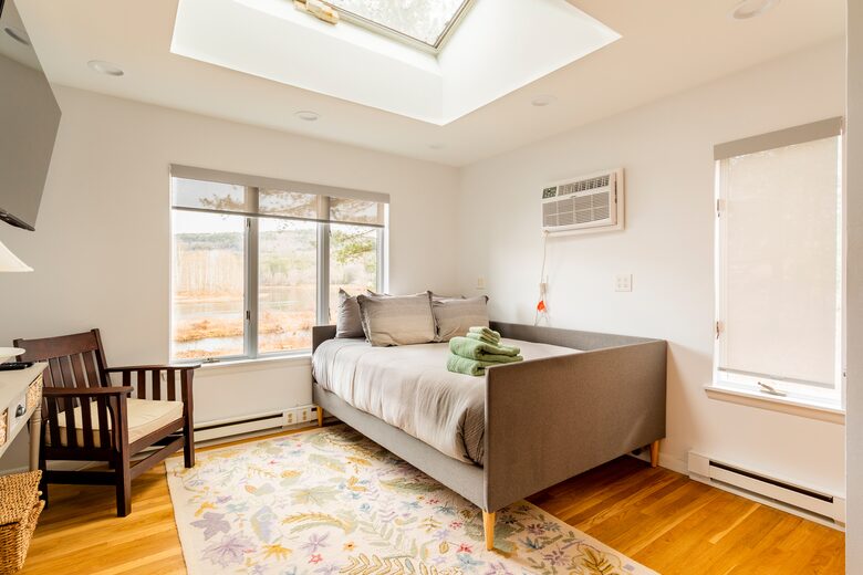 Peaceful Retreat on Delaware River | With a Hot tub & Game Room - Narrowsburg, New York