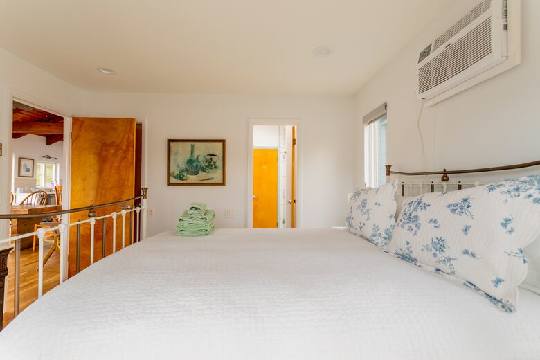 Peaceful Retreat on Delaware River | With a Hot tub & Game Room - Narrowsburg, New York