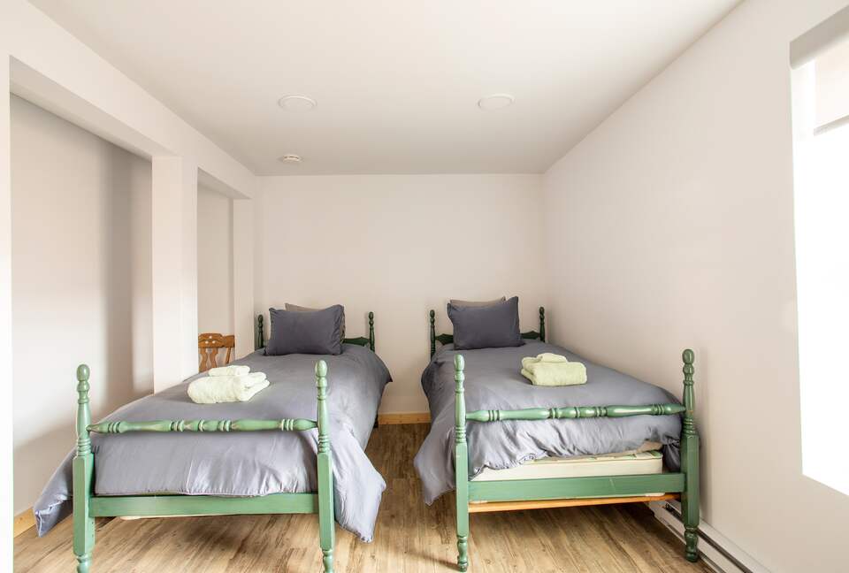 Peaceful Retreat on Delaware River | With a Hot tub & Game Room - Narrowsburg, New York