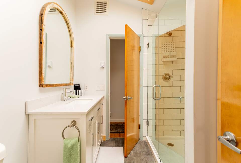 Peaceful Retreat on Delaware River | With a Hot tub & Game Room - Narrowsburg, New York