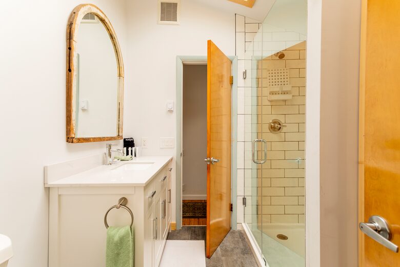 Peaceful Retreat on Delaware River | With a Hot tub & Game Room - Narrowsburg, New York