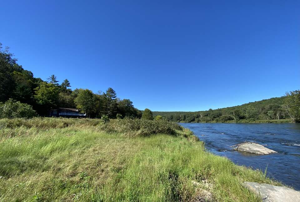 Peaceful Retreat on Delaware River | With a Hot tub & Game Room - Narrowsburg, New York