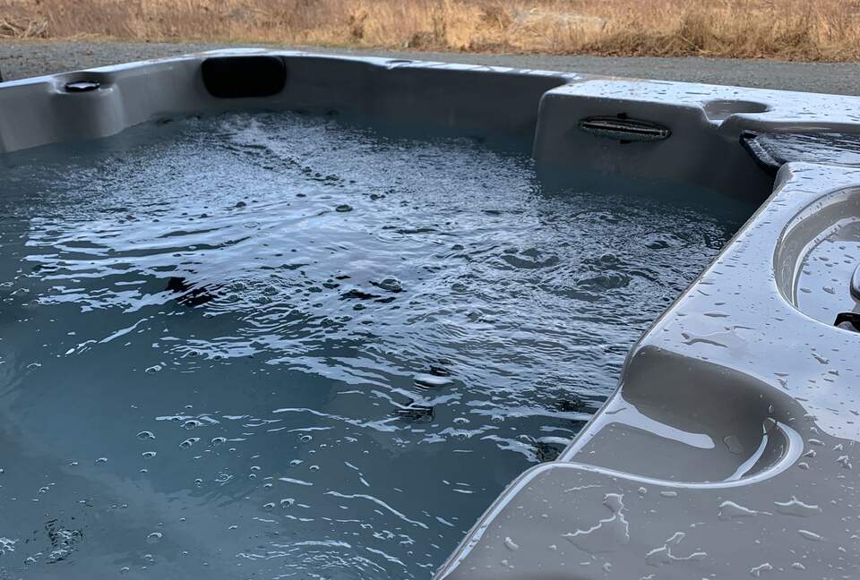 Peaceful Retreat on Delaware River | With a Hot tub & Game Room - Narrowsburg, New York