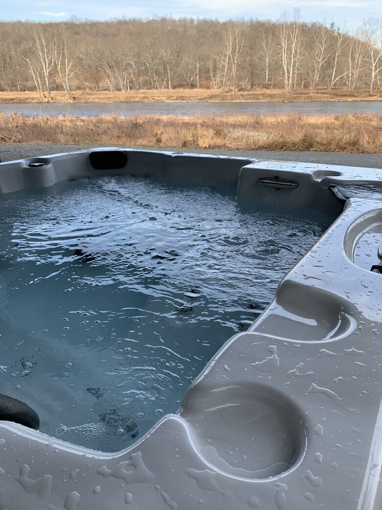 Peaceful Retreat on Delaware River | With a Hot tub & Game Room - Narrowsburg, New York