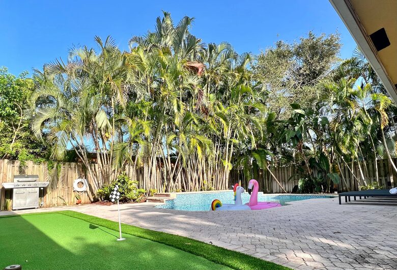 Spacious Villa with 9 bedrooms, pool, and great location! - Fort Lauderdale, Florida