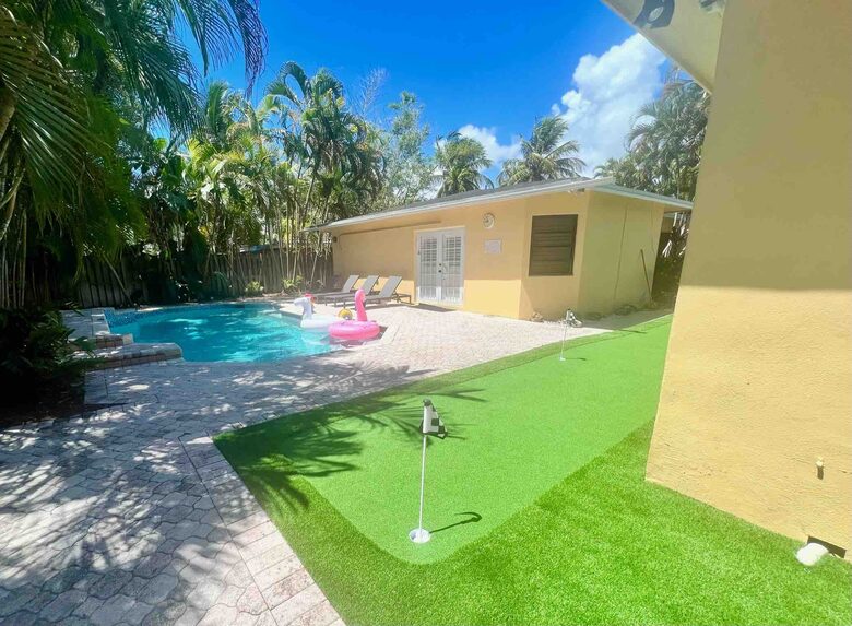 Spacious Villa with 9 bedrooms, pool, and great location! - Fort Lauderdale, Florida