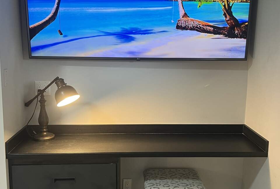 Spacious Villa with 9 bedrooms, pool, and great location! - Fort Lauderdale, Florida