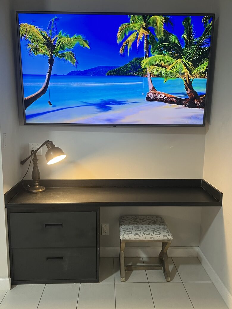 Spacious Villa with 9 bedrooms, pool, and great location! - Fort Lauderdale, Florida