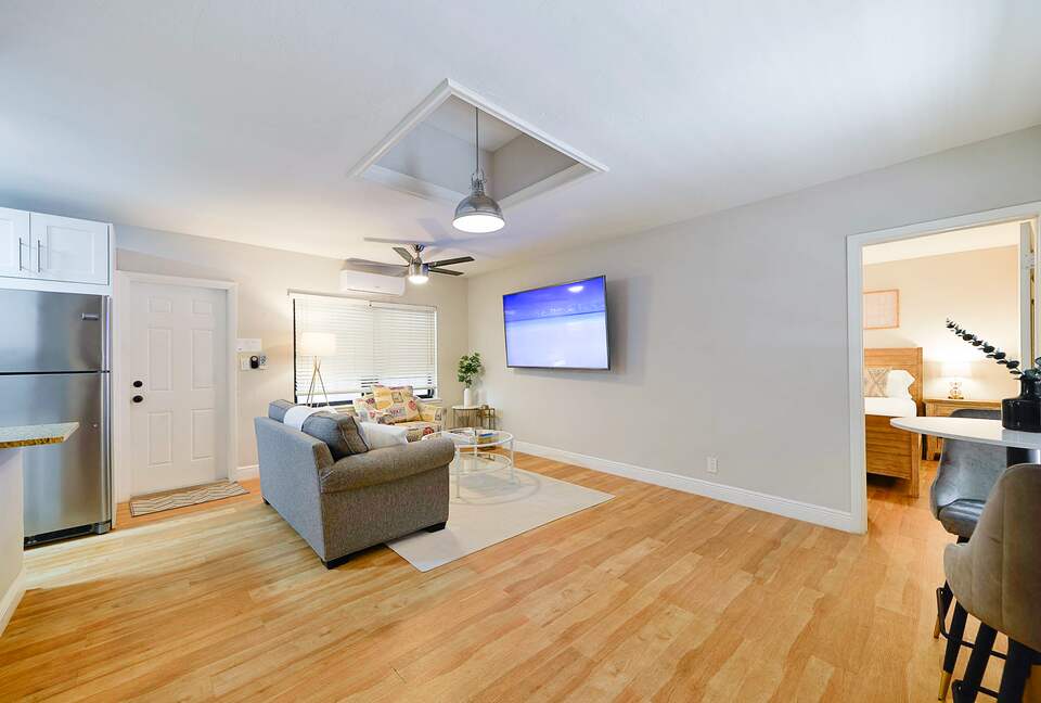 Spacious Villa with 9 bedrooms, pool, and great location! - Fort Lauderdale, Florida