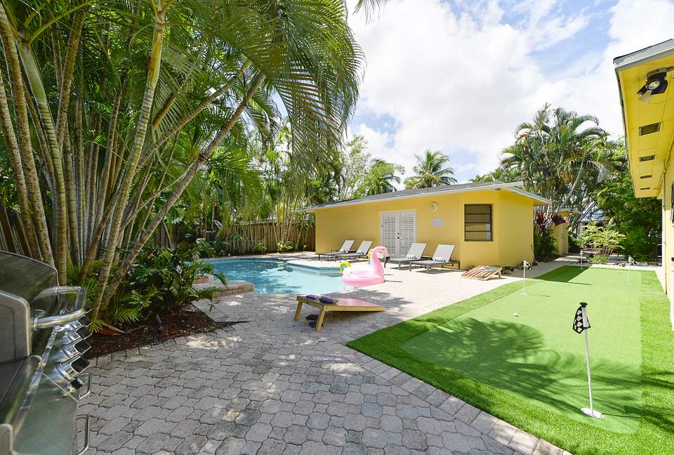 Spacious Villa with 9 bedrooms, pool, and great location! - Fort Lauderdale, Florida