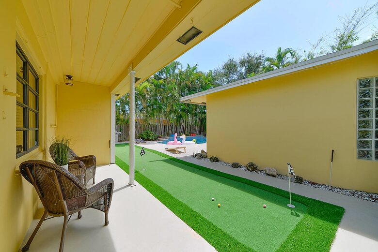 Spacious Villa with 9 bedrooms, pool, and great location! - Fort Lauderdale, Florida