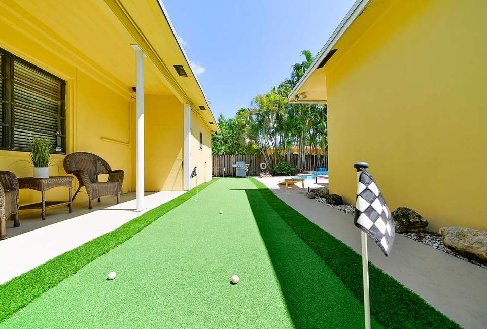 Spacious Villa with 9 bedrooms, pool, and great location! - Fort Lauderdale, Florida