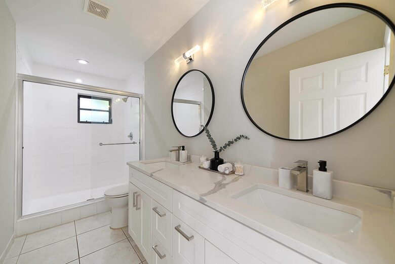 Spacious Villa with 9 bedrooms, pool, and great location! - Fort Lauderdale, Florida