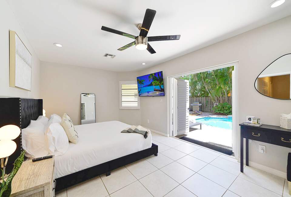 Spacious Villa with 9 bedrooms, pool, and great location! - Fort Lauderdale, Florida