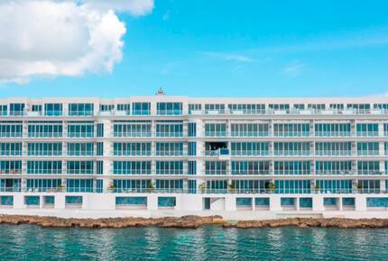 FIN | Three Bedroom Single Level Residence | International Property Award Winner - George Town, Cayman Islands