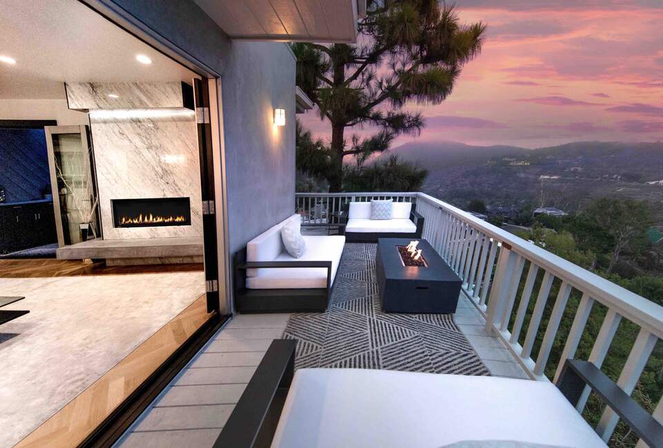 Villa de Vista | Luxury Home with Stunning Views and Fire Pit - Los Angeles, California