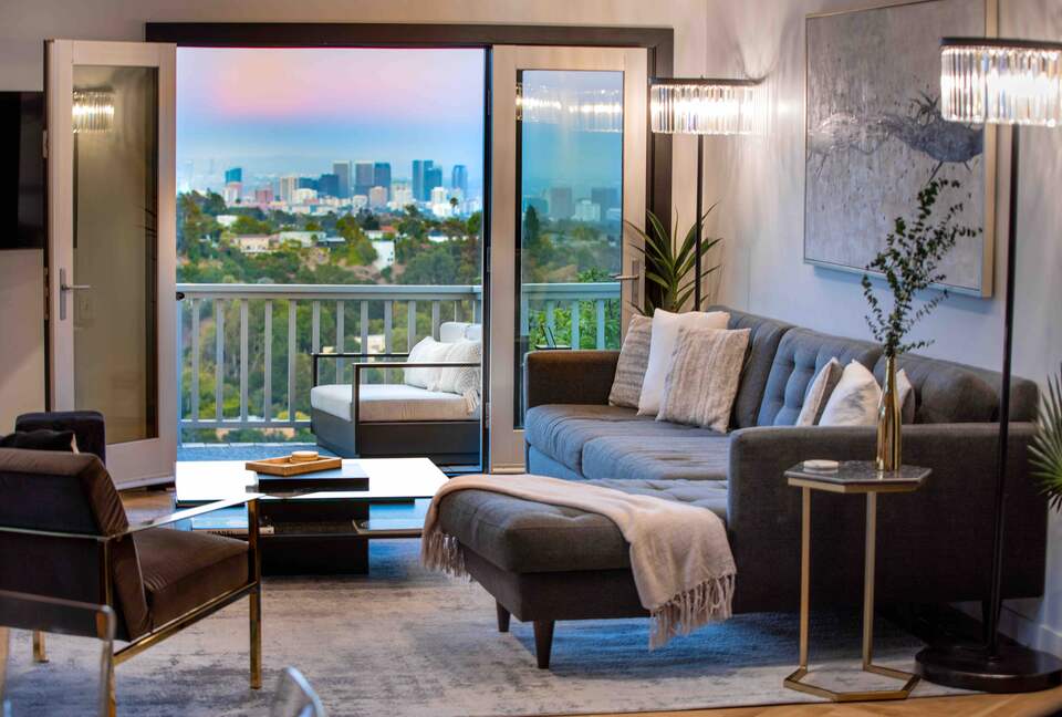 Villa de Vista | Luxury Home with Stunning Views and Fire Pit - Los Angeles, California