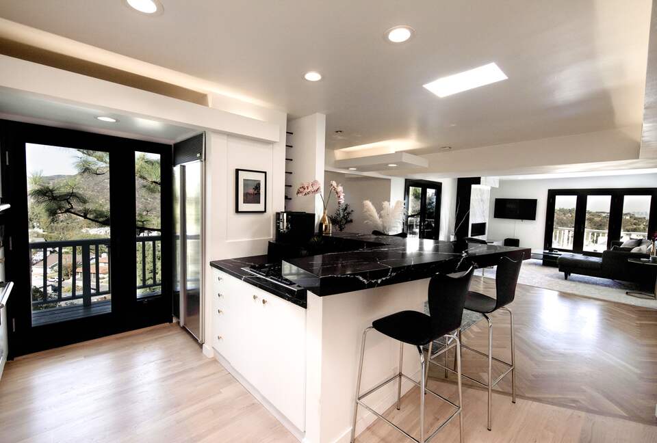 Villa de Vista | Luxury Home with Stunning Views and Fire Pit - Los Angeles, California