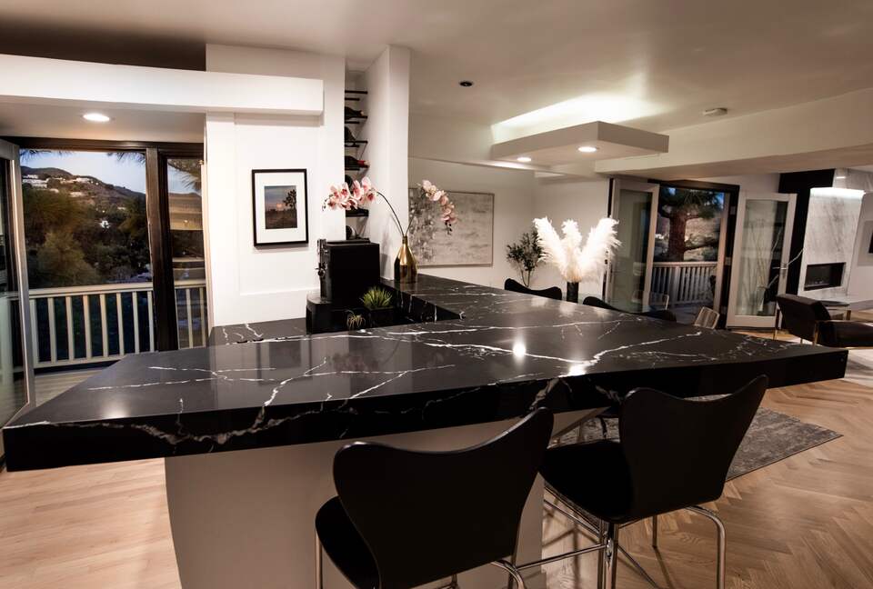 Villa de Vista | Luxury Home with Stunning Views and Fire Pit - Los Angeles, California