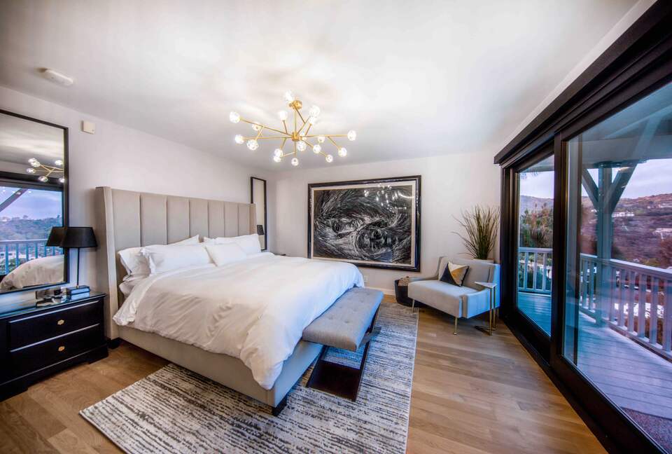 Villa de Vista | Luxury Home with Stunning Views and Fire Pit - Los Angeles, California