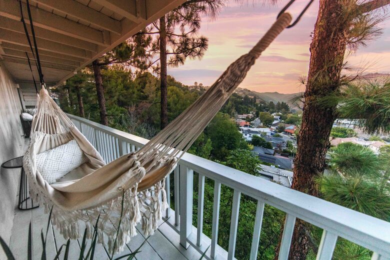 Villa de Vista | Luxury Home with Stunning Views and Fire Pit - Los Angeles, California