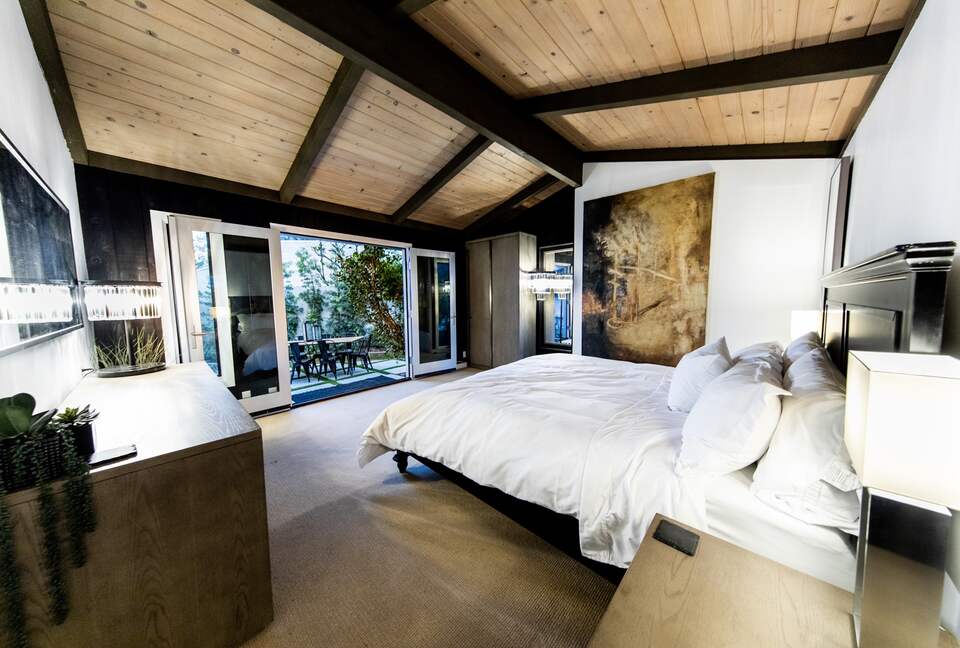 Villa de Vista | Luxury Home with Stunning Views and Fire Pit - Los Angeles, California