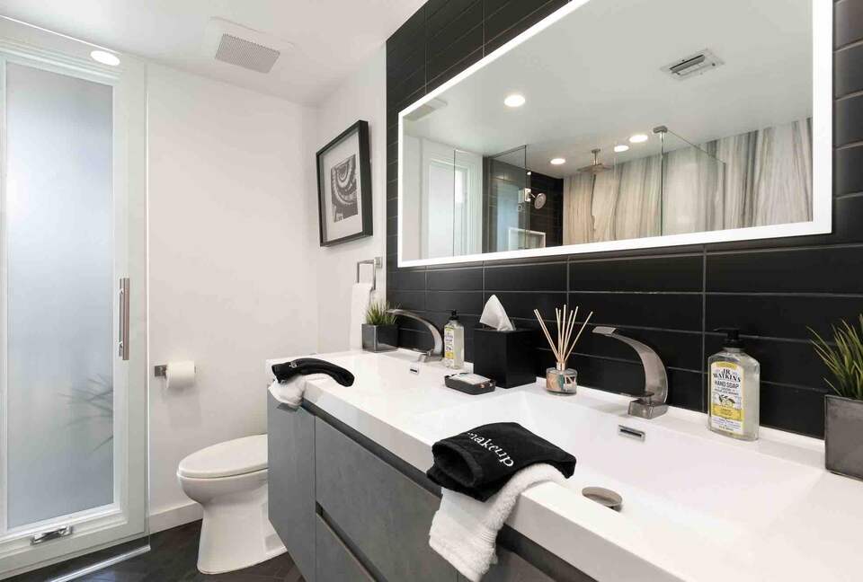 Villa de Vista | Luxury Home with Stunning Views and Fire Pit - Los Angeles, California